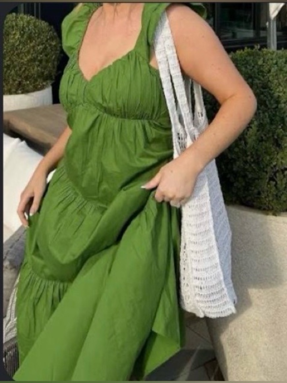 Abercrombie and Fitch Ruffle Maxi Dress
SIZE XL **LIKE NEW** - Picture 5 of 11